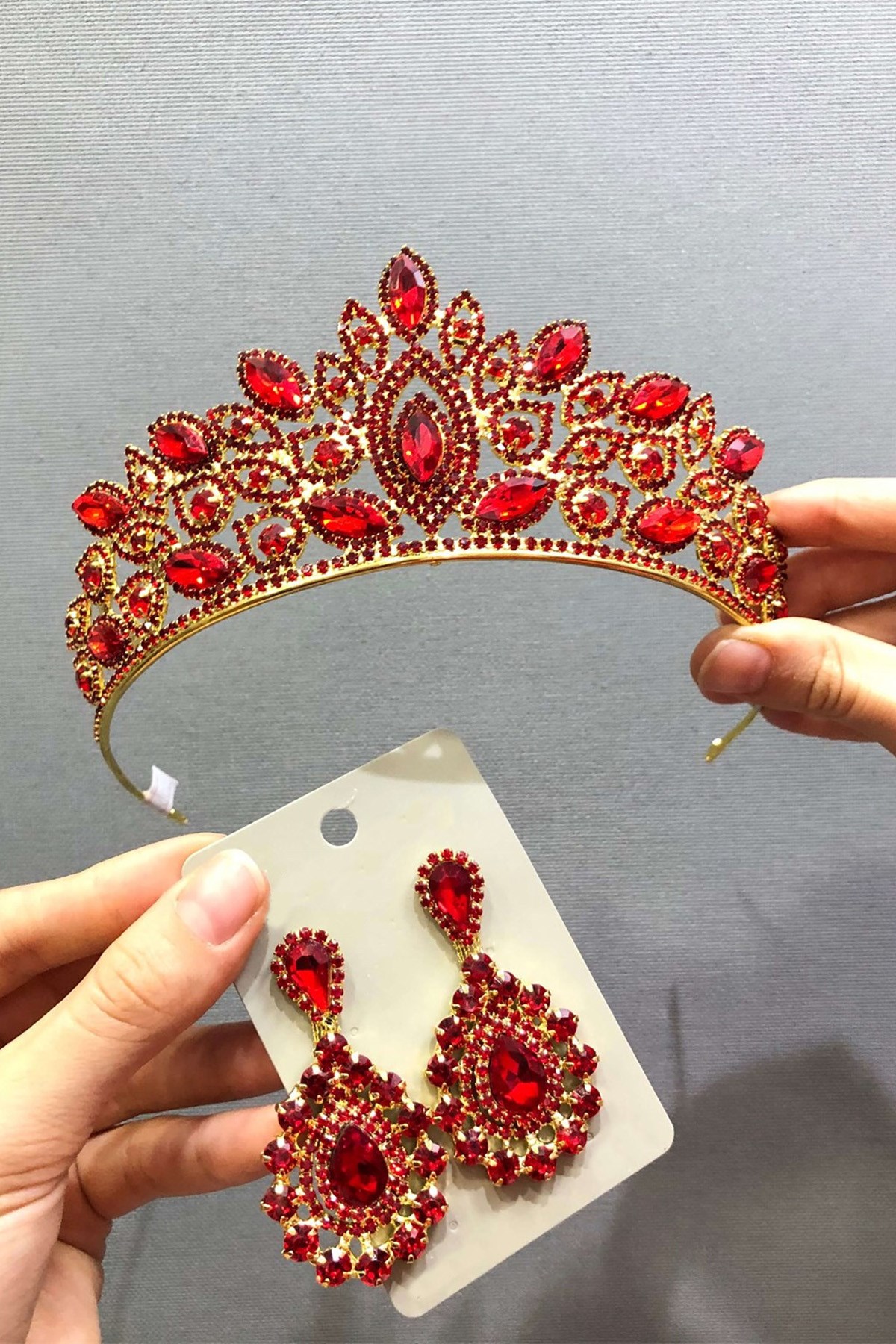 kirmizi-kina-taci-ve-kupe-seti-a0dd